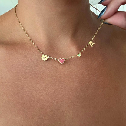 Collar personalizado con inicial en forma de corazón, piedra de nacimiento y signo zodiacal.