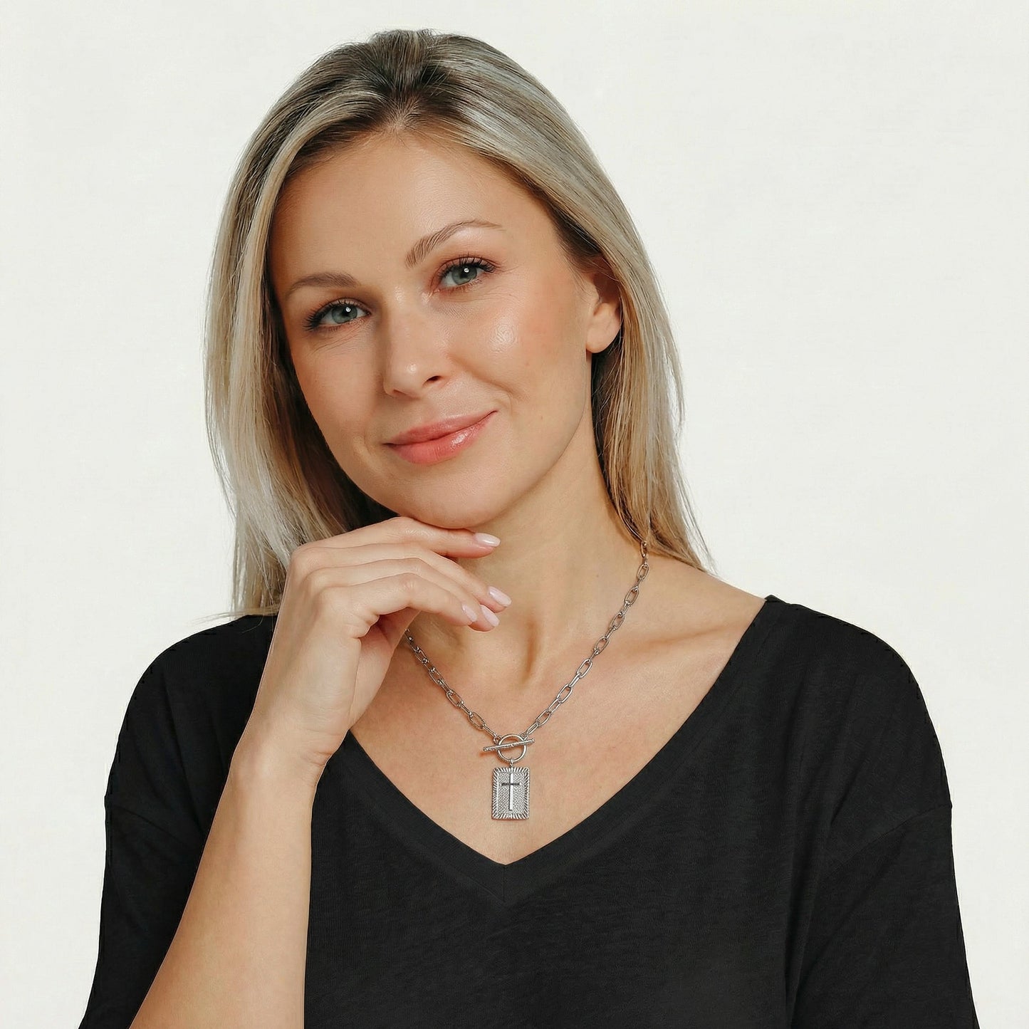 Collar con Colgante Eterno